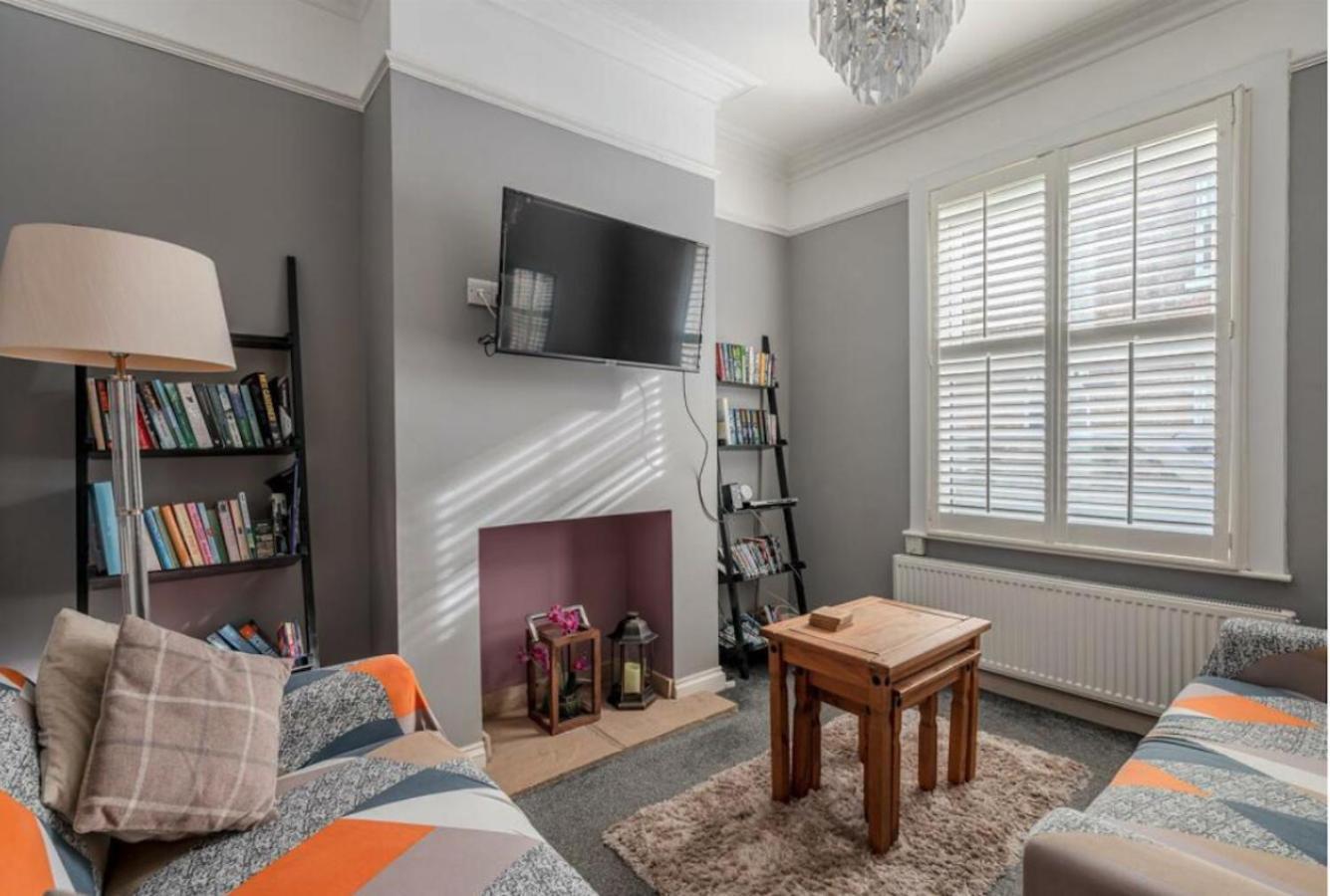 Entire 2-Bedroom House With Garden York Exterior photo